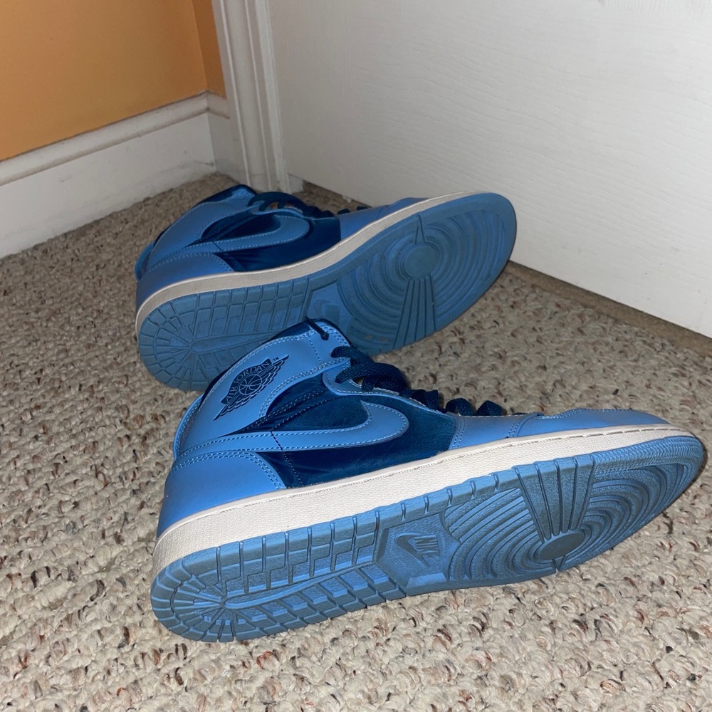 Jordan One Winterized, Carolina and Navy Blue Colorway
